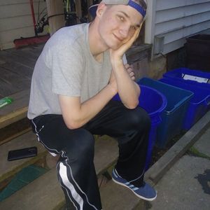 Meet your Posher, Dominic